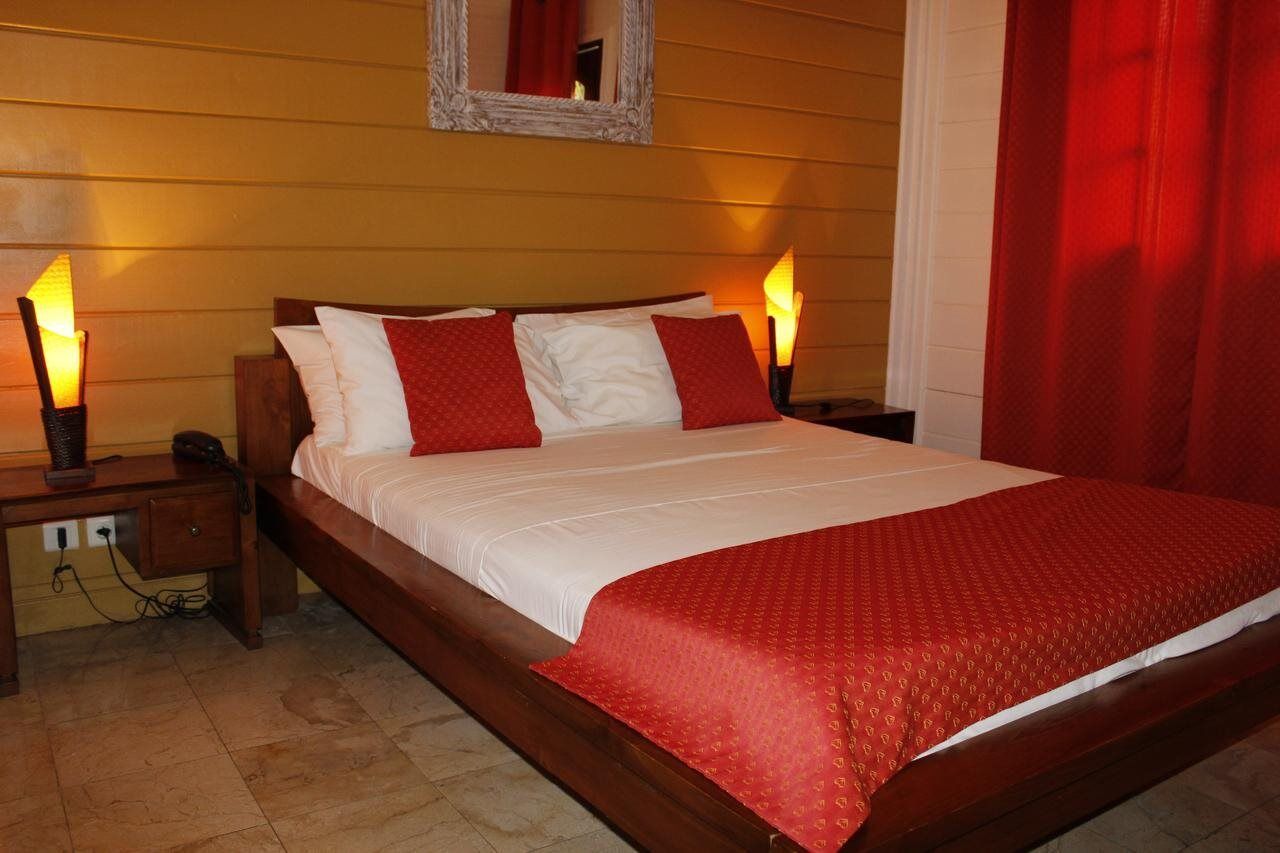 Le Domaine Des Pierres Hotell Saint Pierre Exteriör bild